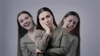  لماذا يتغيّر مزاجك فجأة؟ 4 أسباب غير متوقعة لتقلّباتك النفسية اليومية