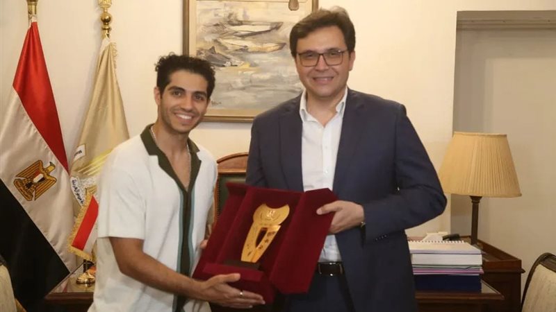  وزير الثقافة ومينا مسعود