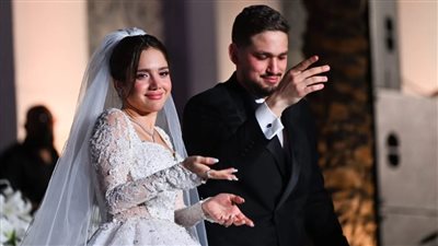 رنا رئيس تشعل السوشيال بفستان من البحيري بعد 5 شهور تحضير.. زفاف نجومي كامل الدسم