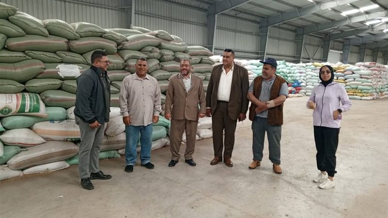 وكيل الزراعة بدمياط أثناء جولته على صوامع القمح