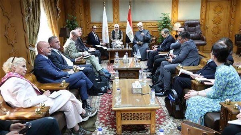 وكيل الأزهر يستقبل وفد مجموعة فيينا للدين والدبلوماسية