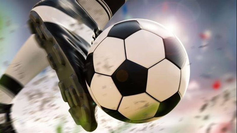 لاعب كرة قدم 