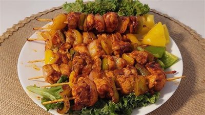 وجبة غنية ولذيذة.. شيش طاووق بصوص المشروم خطوة بخطوة