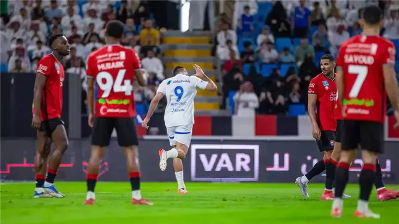 الهلال ضد الرائد