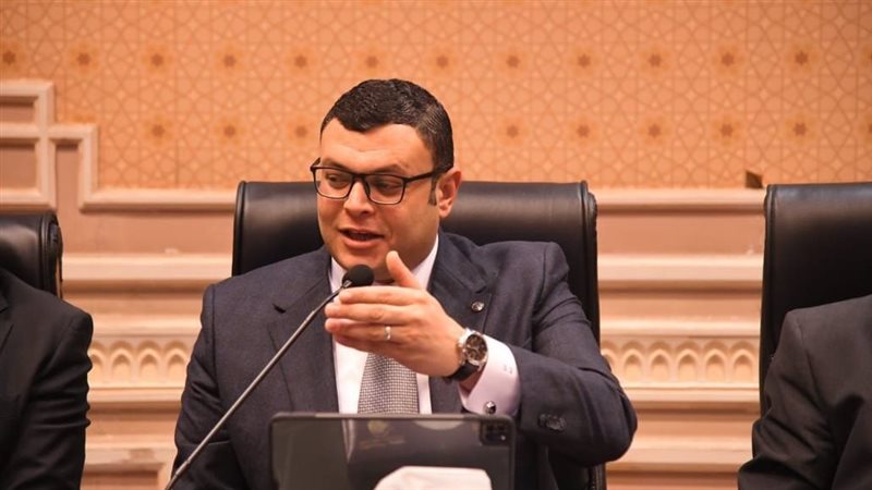 وزير الإسكان 