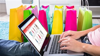 لأول مرة.. 50% من مستخدمي شبكات الإنترنت في مصر يشترون أونلاين