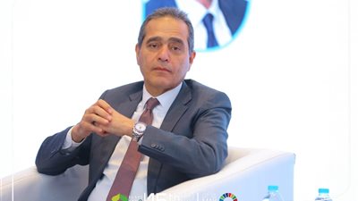 لدعم الصادرات، دمج برامج التمويل والتدريب في منصة موحدة وتفعيل مراكز المعلومات 