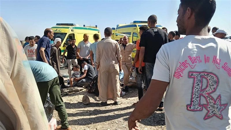 إصابة 14 شخصًا في انقلاب ميكروباص بصحراوي بني سويف