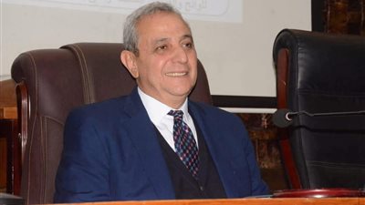 محافظ الغربية يتابع أعمال تغطية مصرف الزهار بقطور