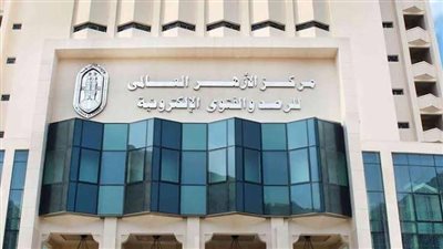 هل يجبُ عليَّ الحجُّ بمجرد استطاعتي، أم يجوزُ لي تأجيلُه؟
