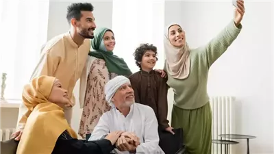 صلة الرحم وتعزيز المحبة.. أداب زيارة الأقارب في العيد