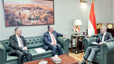 وزير التعليم يستقبل السفير اليمني لبحث سبل الاستفادة من الخبرات المصرية