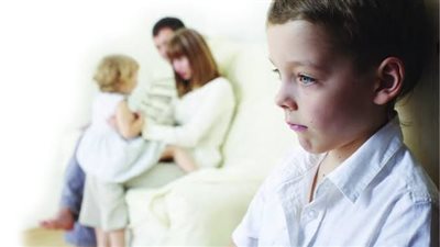 أستاذ شريعة يحذر الآباء: عدم المساواة بين الأبناء يزرع الحقد ويهدد صلة الرحم