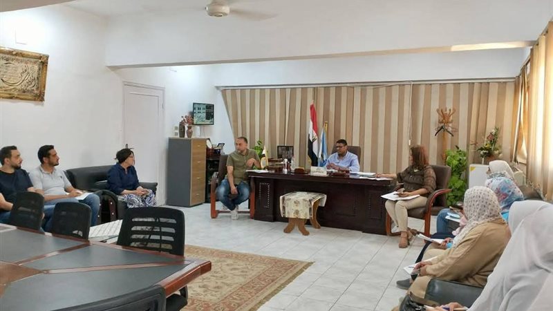 وكيل وزارة الصحة بالبحر الاحمر يناقش أداء عمل مستشفى حميات ا