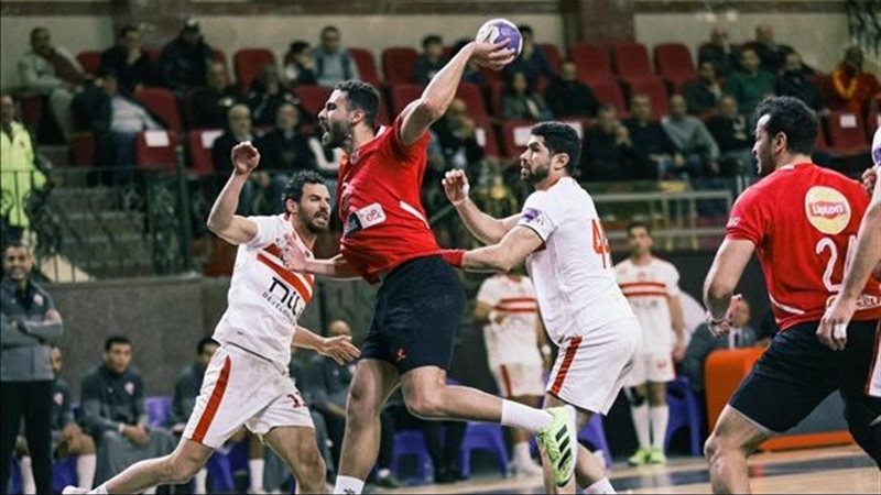 يد الزمالك والأهلي
