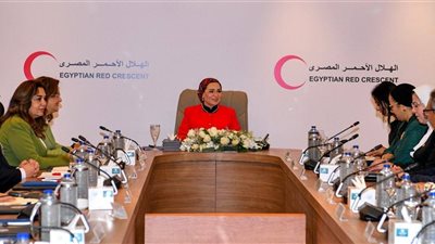 السيدة انتصار السيسي: الهلال الأحمر المصري يجسد أسمى معاني الإنسانية