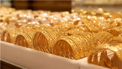 الذهب يتراجع لأدنى مستوى خلال شهر.. وعيار 21 يسجل هذا الرقم