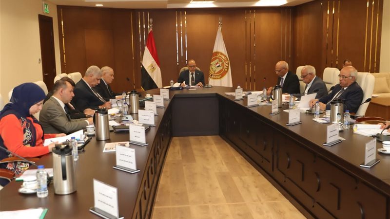 خلال الاجتماع