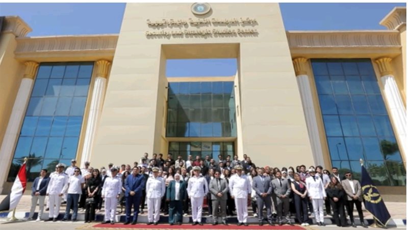 صورة تذكارية للزائرين عقب الزيارة 
