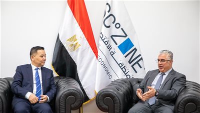 رئيس اقتصادية القناة يشهد توقيع 4 تعاقدات مع «شين شينج» الصينية