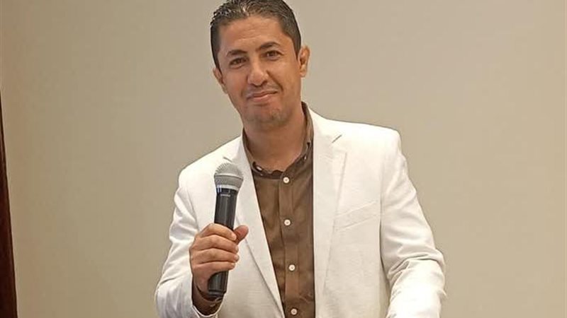 أحد الطلاب المشاركين فى المسابقة
