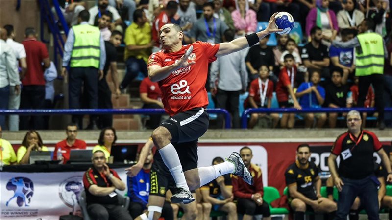 لاعب الأهلي لكرة اليد