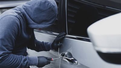 اليوم.. الجنايات تحاكم عاطلين بتهمة سرقة طالب بالإكراه