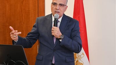خلال 10 أيام.. وزير الري يوجه بالانتهاء من تطهير كافة أعمال الترع والمصارف 