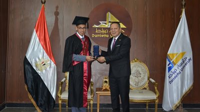 رئيس جامعة دمياط يستقبل وفدا ليبيا لتكريمه بعد حصولة على درجة الدكتوراه