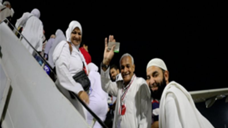 بدء مغادرة أول فوج من حجاج القرعة إلى الأراضي المقدسة