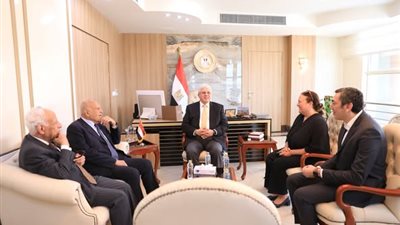 وزير التعليم العالي يستقبل مجدي يعقوب لدعم المبادرات الطبية والإنسانية