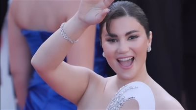 هدى الإتربي بإطلالة جذابة في مهرجان كان السينمائي الدولي (فيديو)
