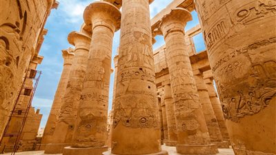 رحلة عبر الزمن.. أشهر المعابد المصرية التي تحكي حضارة عمرها آلاف السنين 