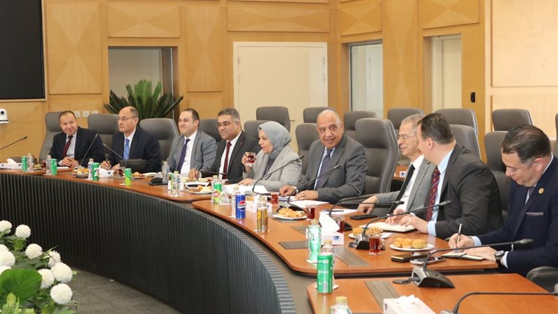اجتماع وزير الكهرباء