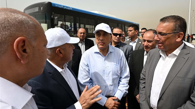 رئيس الوزراء وكامل الوزير ومحافظ القاهرة