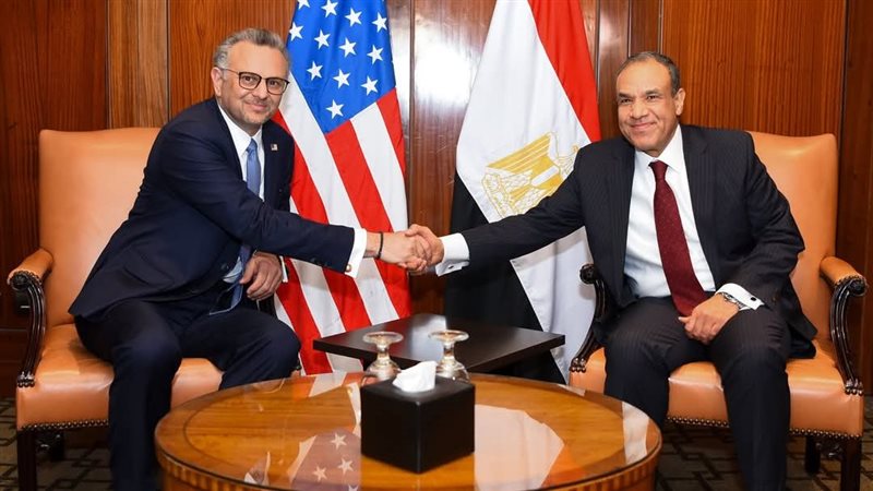 وزير الخارجية مع كبير مستشاري الرئيس الأمريكي 