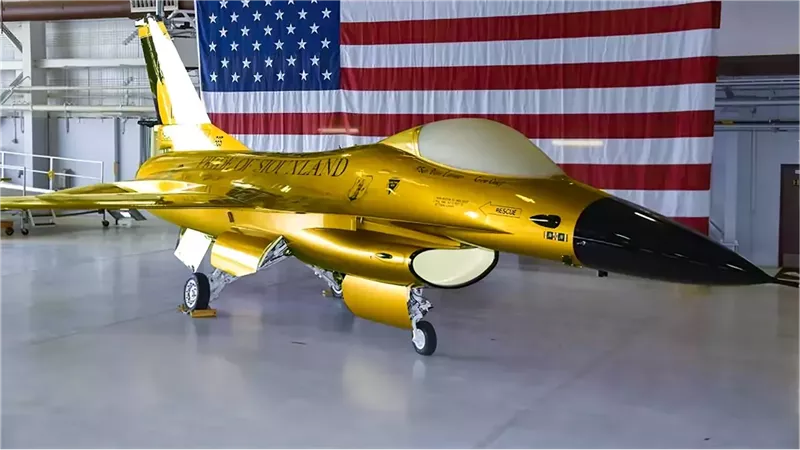 طائرة مقاتلة أمريكية من طراز F-16