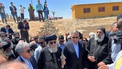 جولة تفقدية للبابا تواضروس ووزير السياحة بمنطقة أبو مينا الأثرية (تفاصيل)