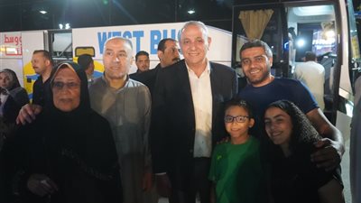 محافظ الغربية يودع حجاج الجمعيات الأهلية