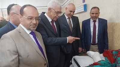 رئيس جامعة المنوفية يطمئن على المصابين في سقوط مصعد المستشفيات الجامعية
