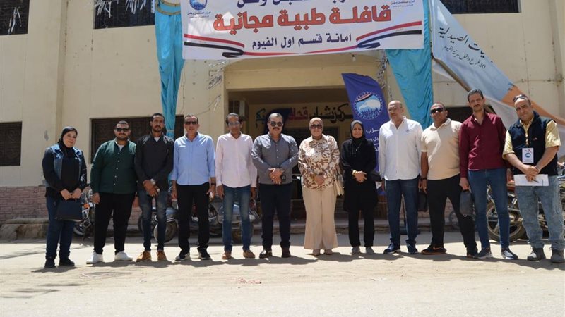 اعضاء القافلة اثناء العمل