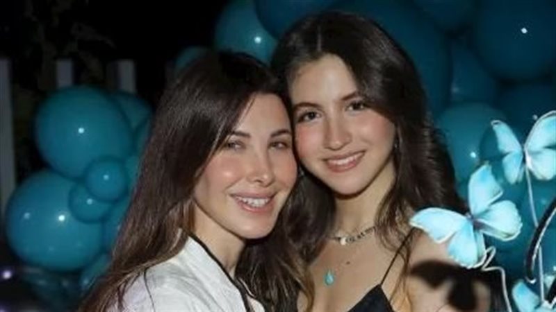 نانسي عجرم وابنتها