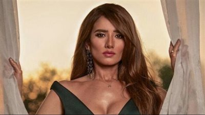 زينة مذيعة في 