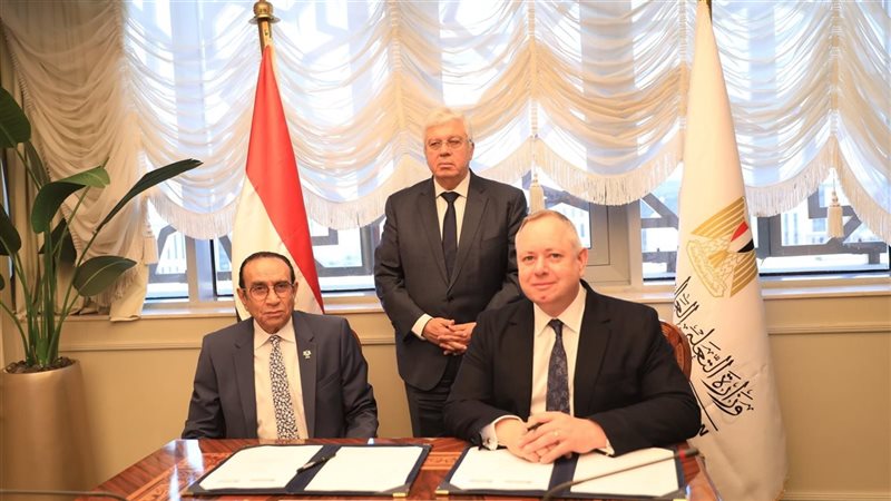 توقيع مذكرة تفاهم بين جامعة إيست لندن وجامعة إيست كابيتال 