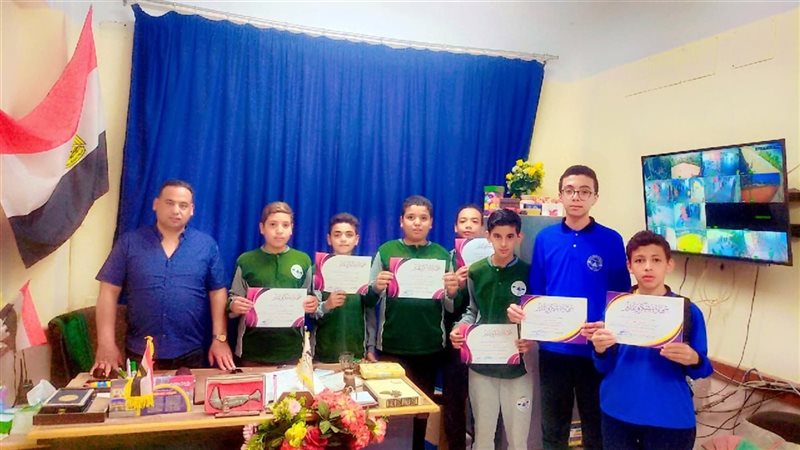 مدير مدرسة لغات الكوثر