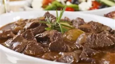 في وقت قياسي بالمنزل.. طريقة تحضير كباب الحلة زي الجاهز