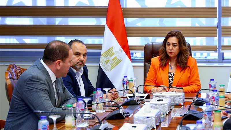 خلال الاجتماع 