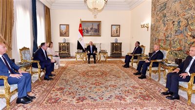 مصر ترحب بالاستثمار.. الرئيس السيسي يستقبل وفد رجال الأعمال الأمريكيين