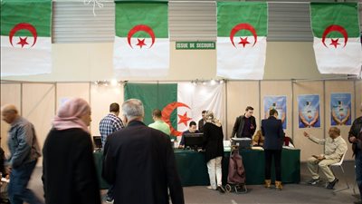 السجن 10 سنوات لثلاثة جزائريين أبدوا رغبتهم في الترشح للانتخابات الرئاسية (تفاصيل)
