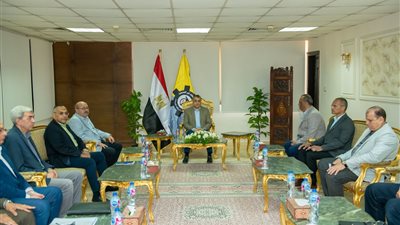 وزير الدولة للإنتاج الحربي يتفقد خطوط الإنتاج بشركة حلوان للصناعات غير الحديدية